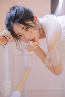 大龟慢慢挺进女友闺蜜的体内视频